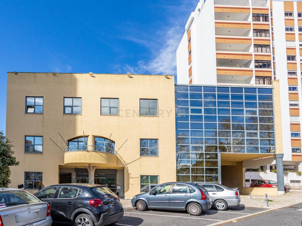 Edifício Comercial em Carnaxide - 5 Pisos - Image 16