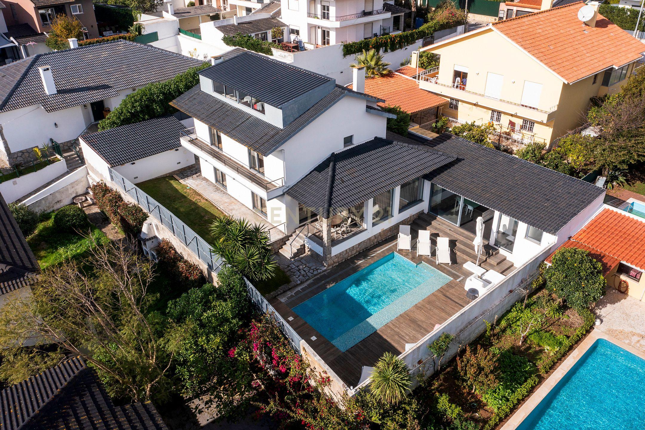 🏡 Luxo em Cada Detalhe: Moradia Exclusiva em Birre, Cascais - Image 6