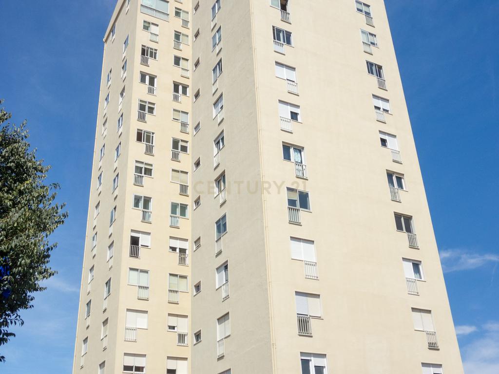 Apartamento T2 com vista mar, Parede - Cascais - Image 2