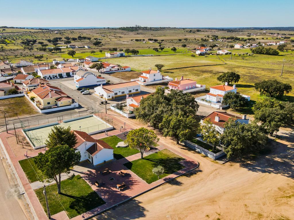 Moradia T4 de Sonho à Venda em Vale de Seda, Fronteira! - Image 3