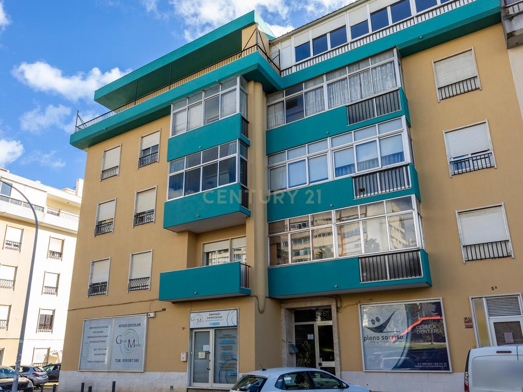 Apartamento T6 | Último Andar | 226m² | Quinta das Palmeiras, Oeiras - Image 4
