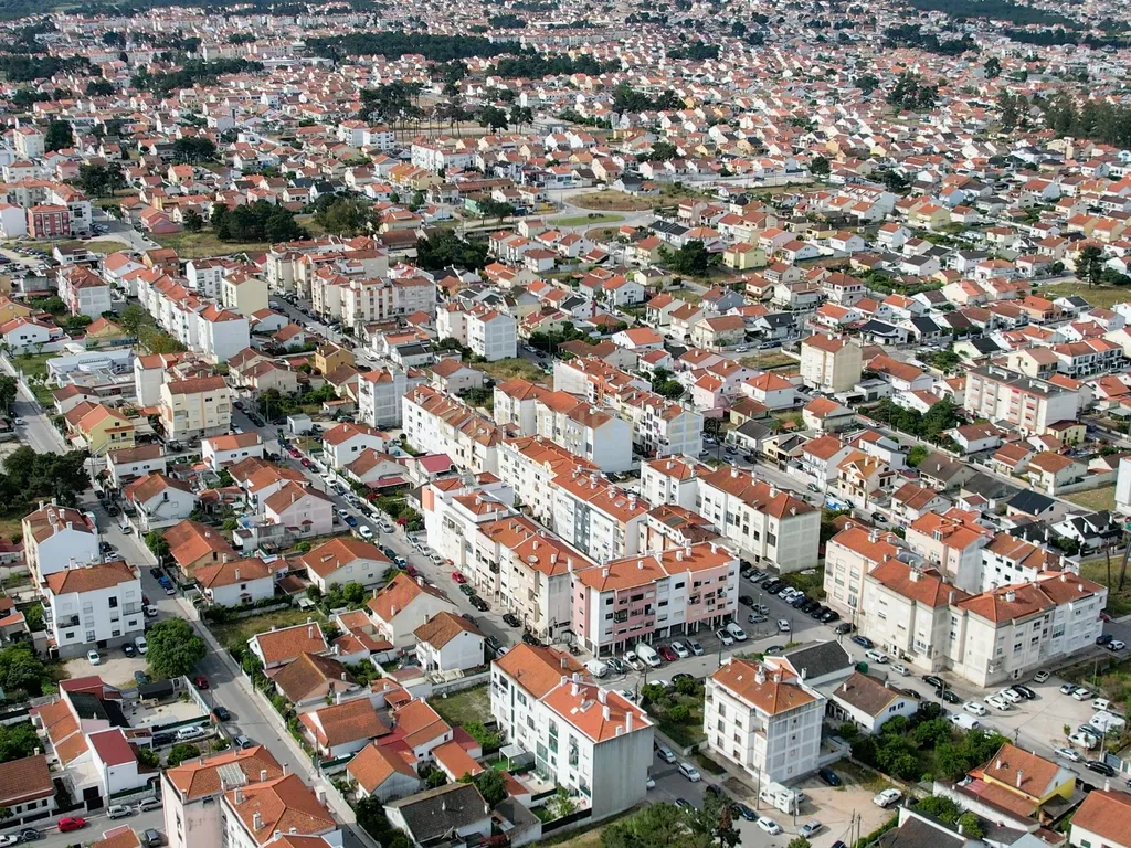 Apartamento T3 com Varanda na Quinta do Conde – 3º Andar - Image 25