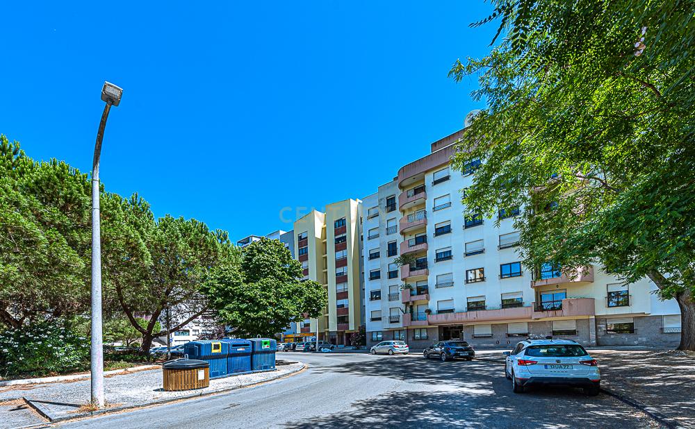 Apartamento de 4 assoalhadas em Zona Premium c/ 122m2 VANICELOS - SETUBAL - Image 3