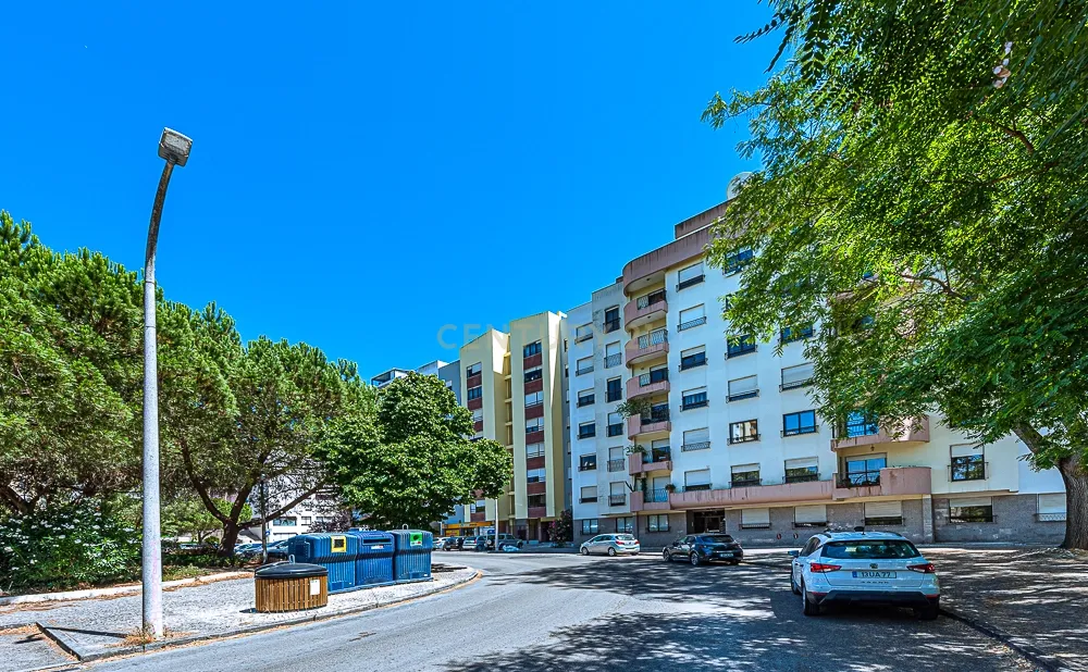 Apartamento de 4 assoalhadas em Zona Premium c/ 122m2 VANICELOS - SETUBAL - Image 3