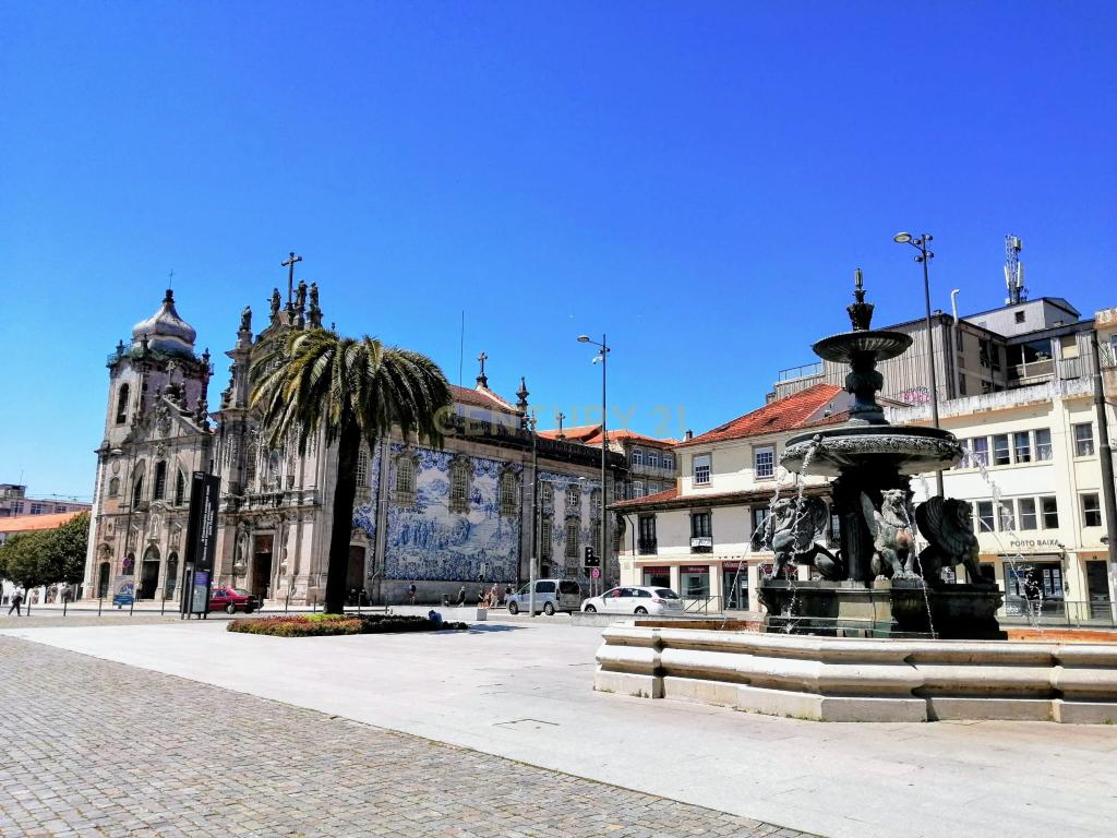 T3 em empreendimento de luxo no Porto - Image 28