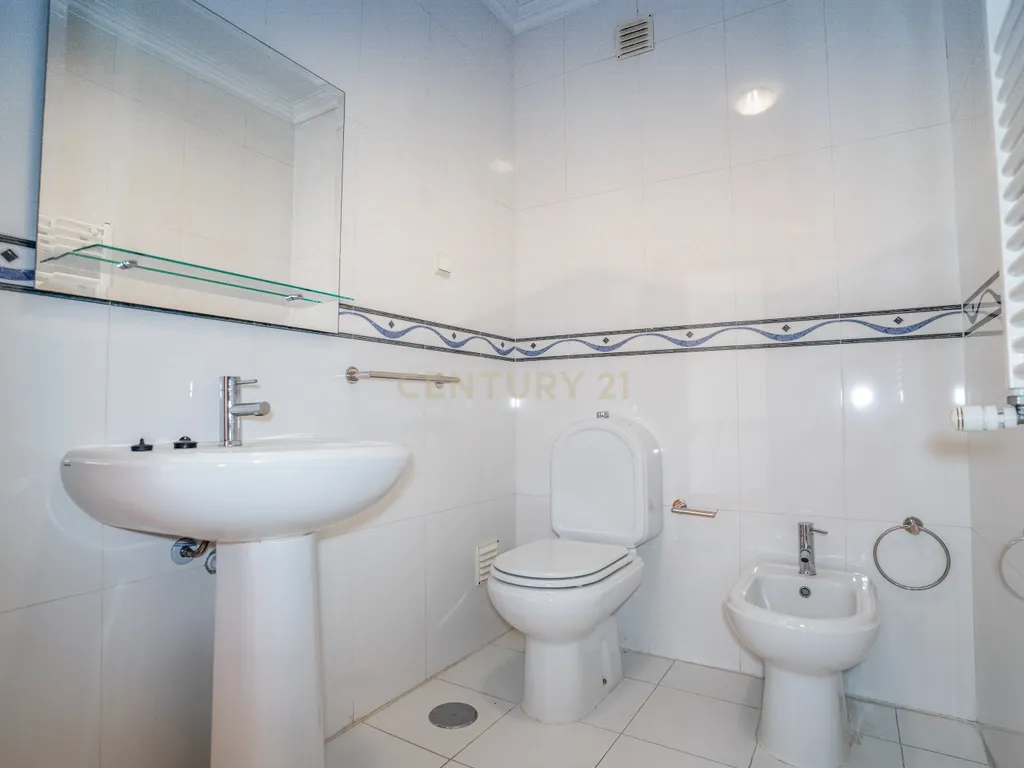Moradia T4 na Urbanização Quinta do Pinheiro Manso – Caldas da Rainha - Image 23