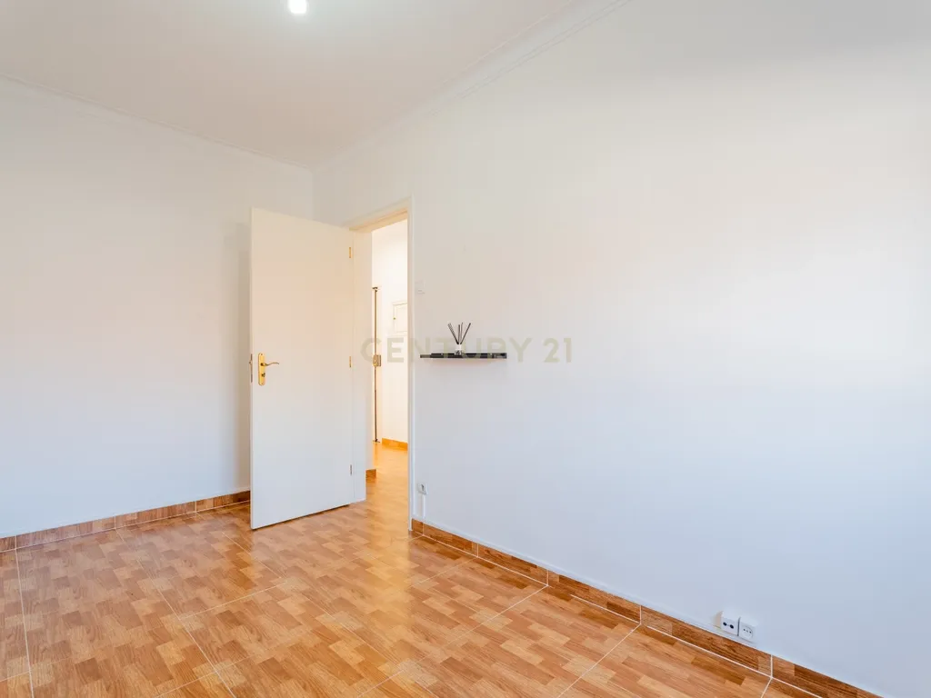 Apartamento T2 para Arrendar – Idanha / Belas - Image 19