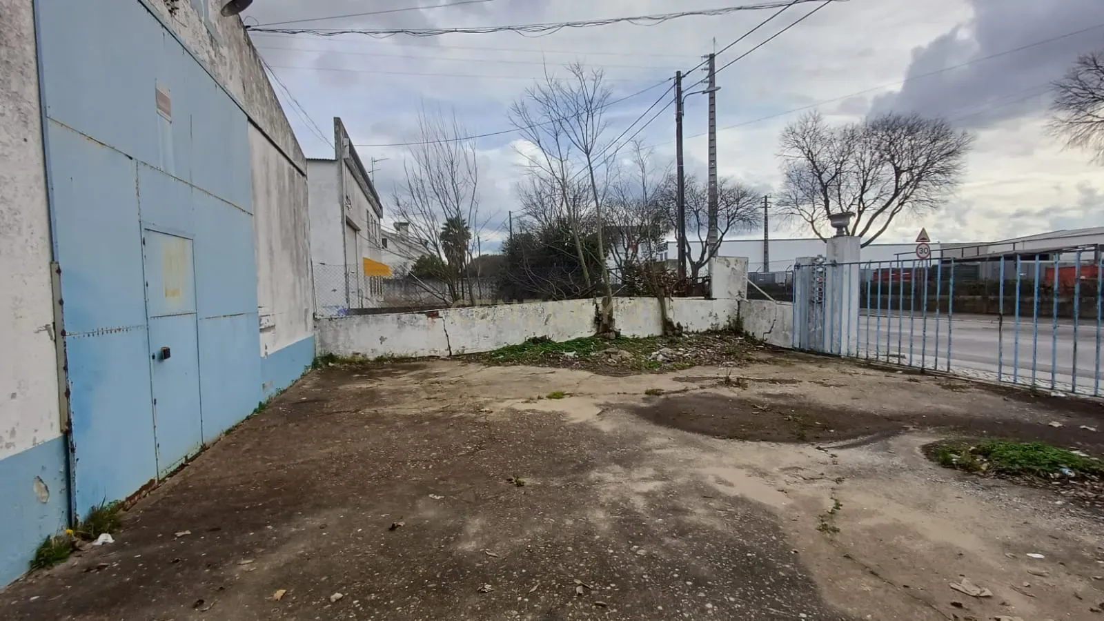 Armazéns na Zona Industrial de Almeirim - Image 6