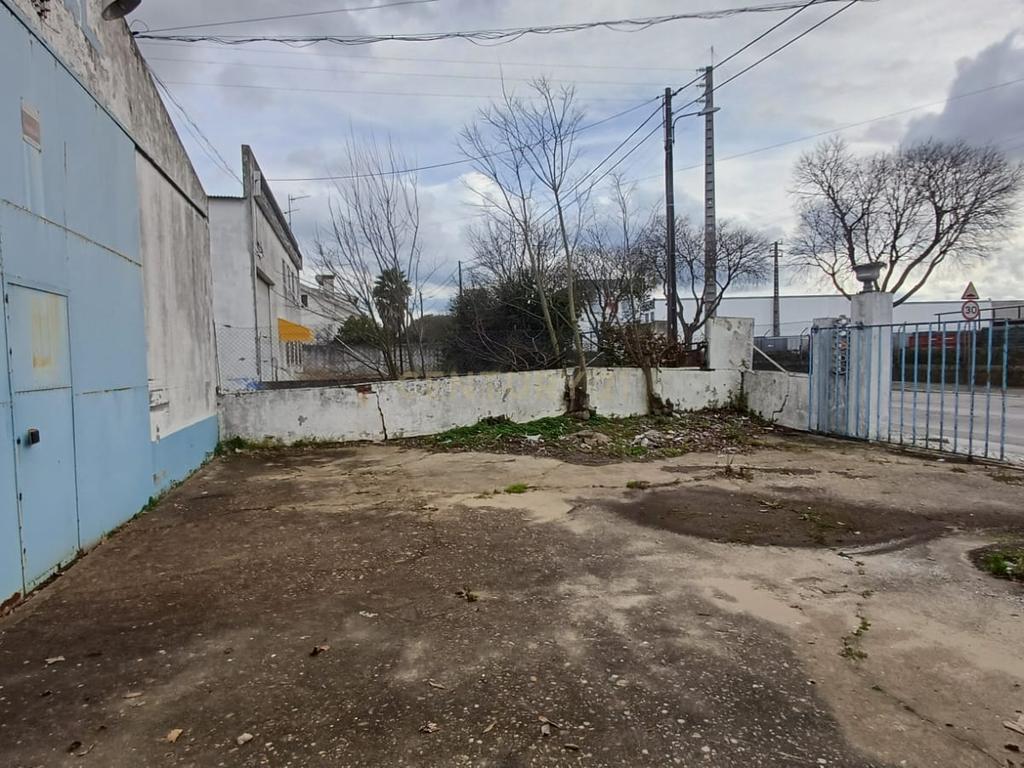Armazéns na Zona Industrial de Almeirim - Image 6