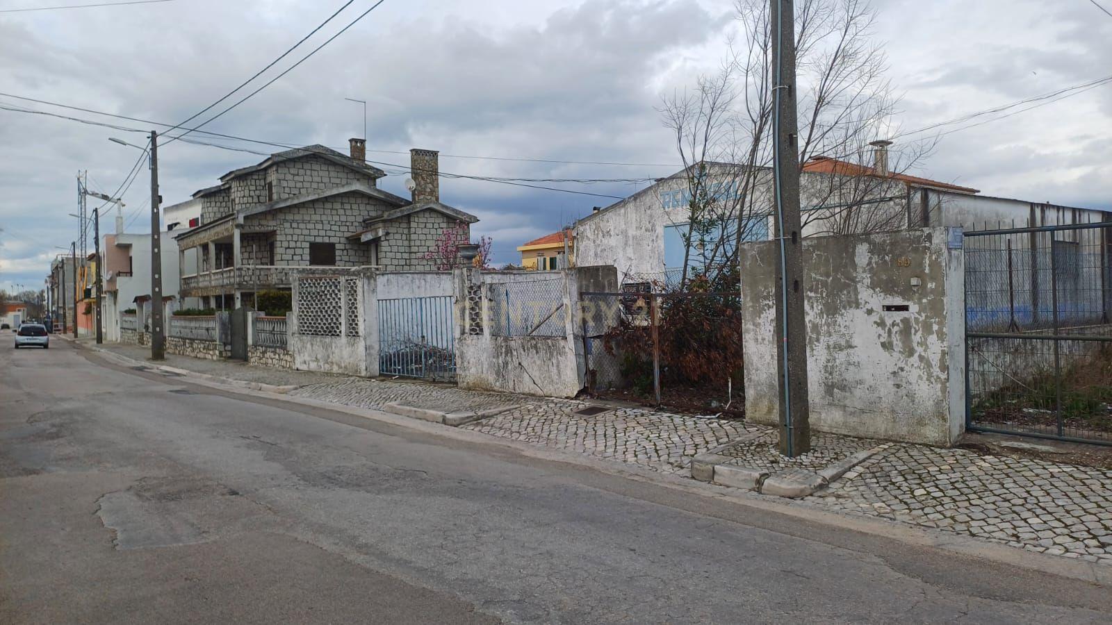 Armazéns na Zona Industrial de Almeirim - Image 4