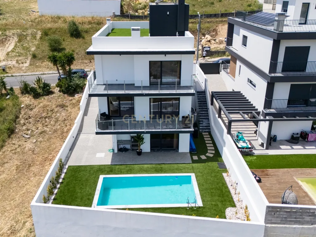 🌅 Moradia Nova com Vista Tejo, Piscina e Terraço Panorâmico a Poucos Minutos de Lisboa - Image 61