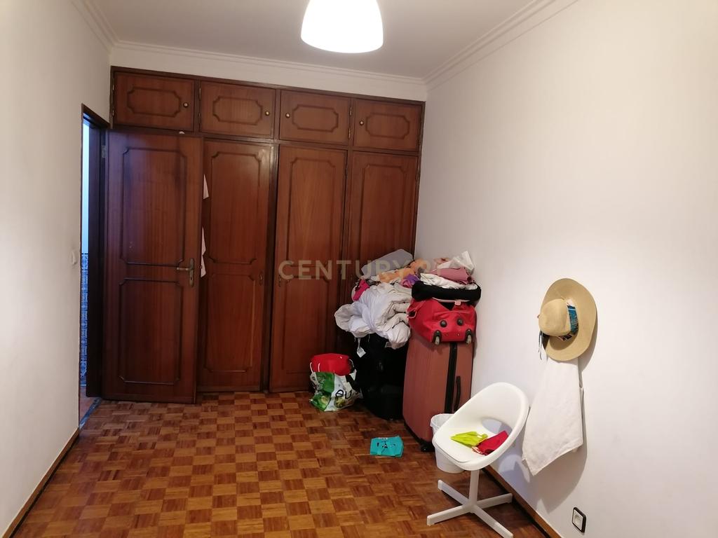 Apartamento T2 em Seixal com Elevador e Proximidade a Serviços - Image 18