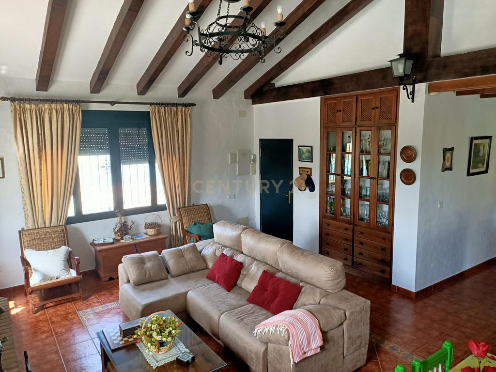 Propriedade rústica com vista para piscina e zona húmida – pronta a habitar - Image 8