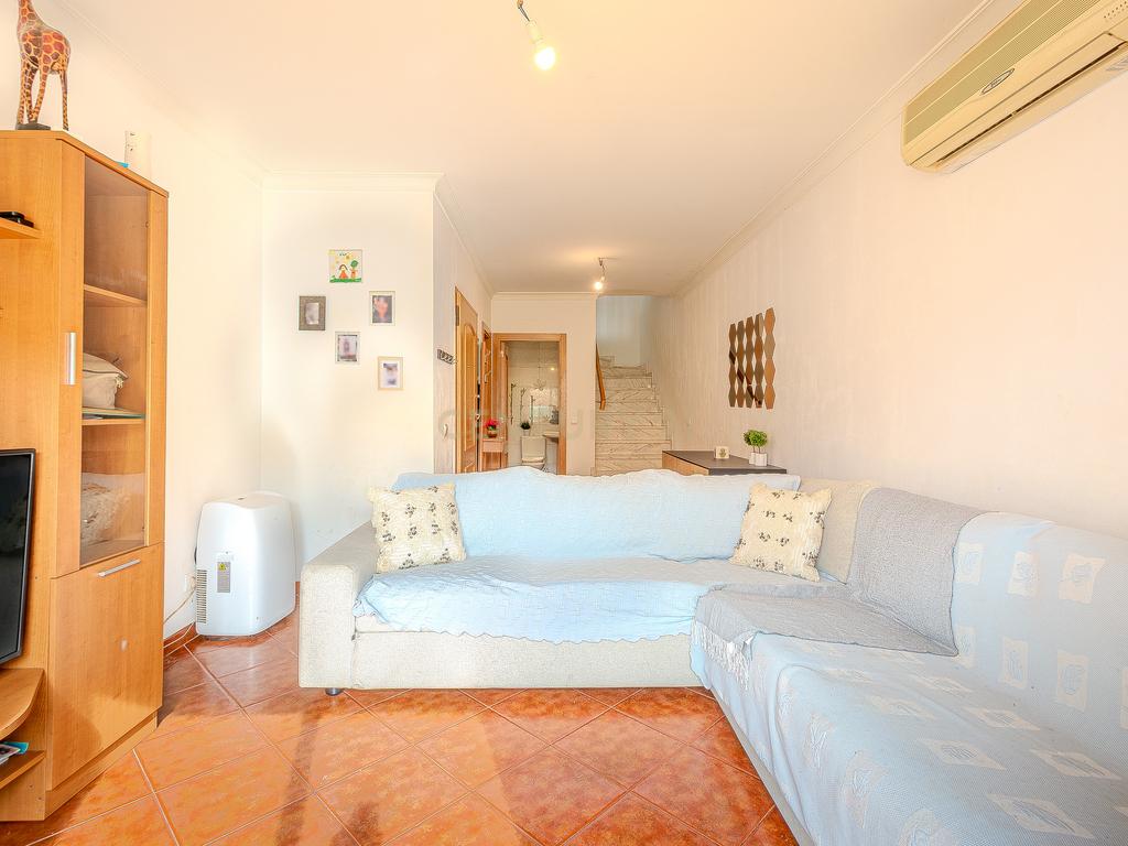 Moradia T2 com Garagem e Logradouro - Ferreiras, Albufeira - Image 7