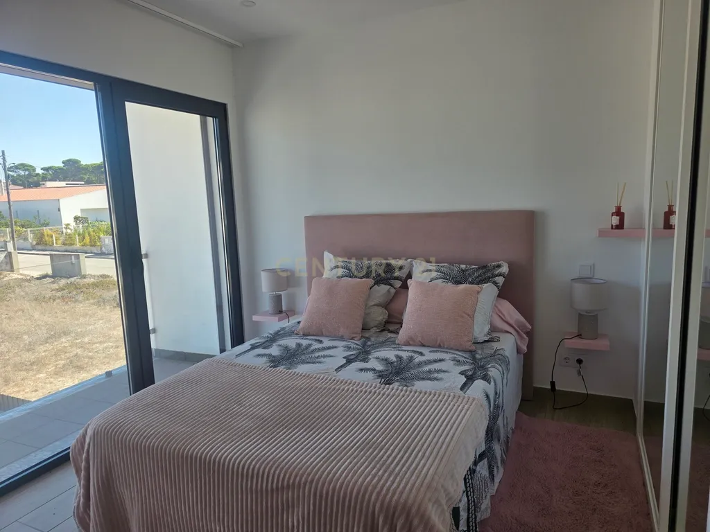 Moradia T3 com piscina e vista mar na Lagoa de Albufeira - Image 31