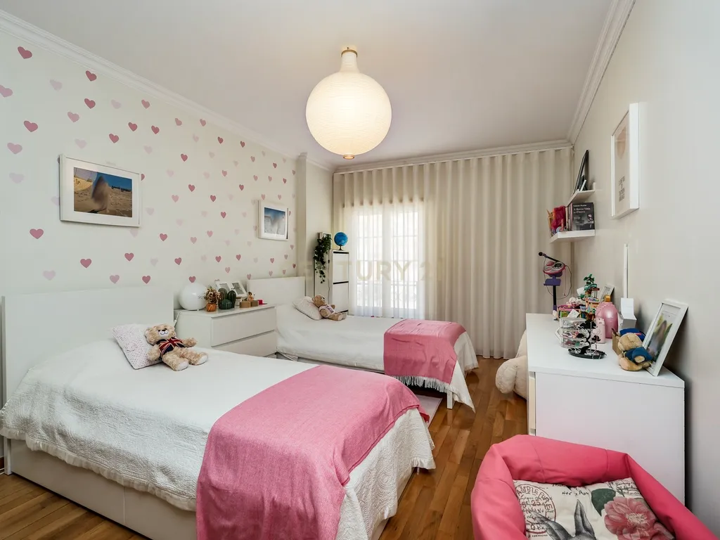 Apartamento T2 para Arrendamento | Urbanização do Neudel, Amadora - Image 7