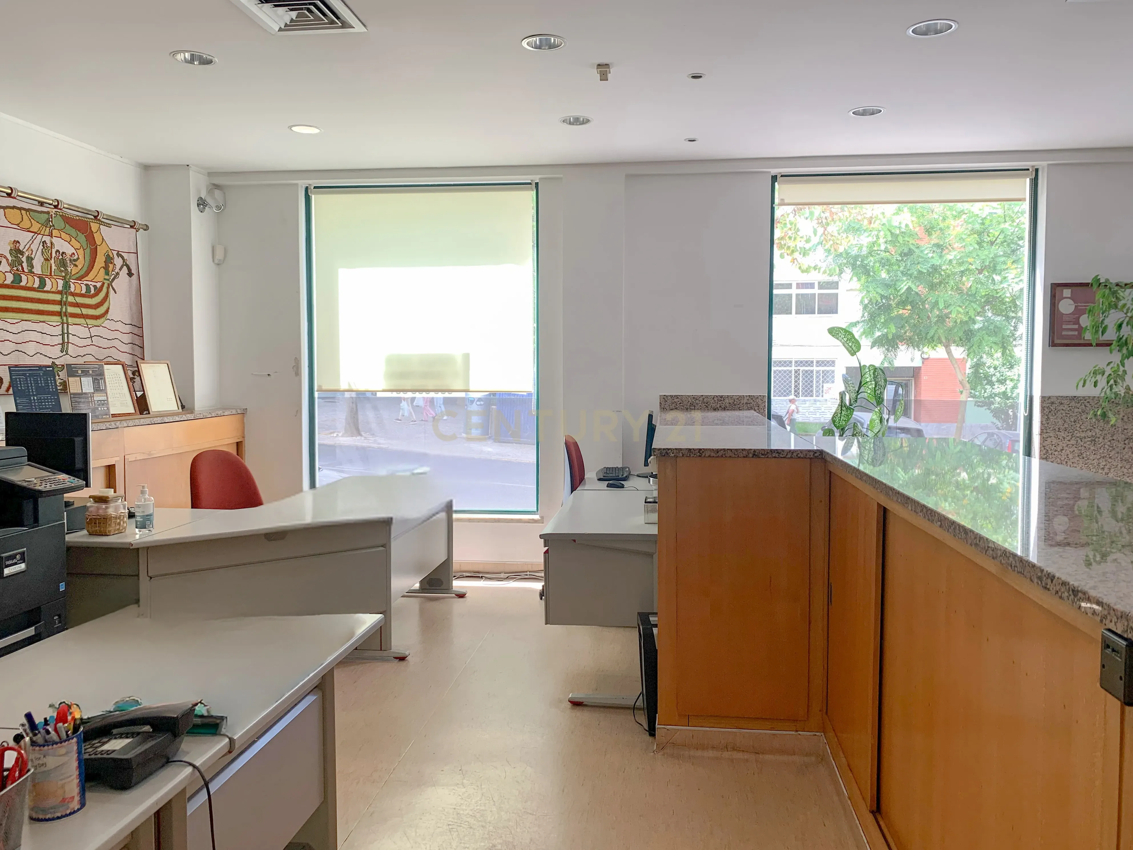 Fotografia 8 de Espaço comercial amplo e versátil com localização estratégica à venda em Setúbal