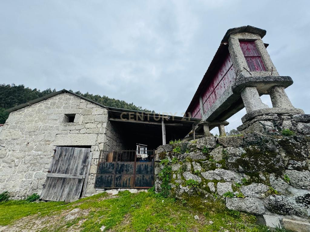Terreno Urbano em Braga com Vista para Montanha e Água - Image 8