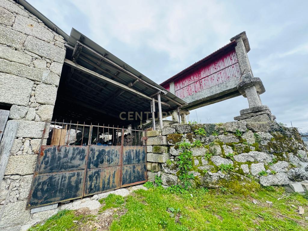 Terreno Urbano em Braga com Vista para Montanha e Água - Image 14