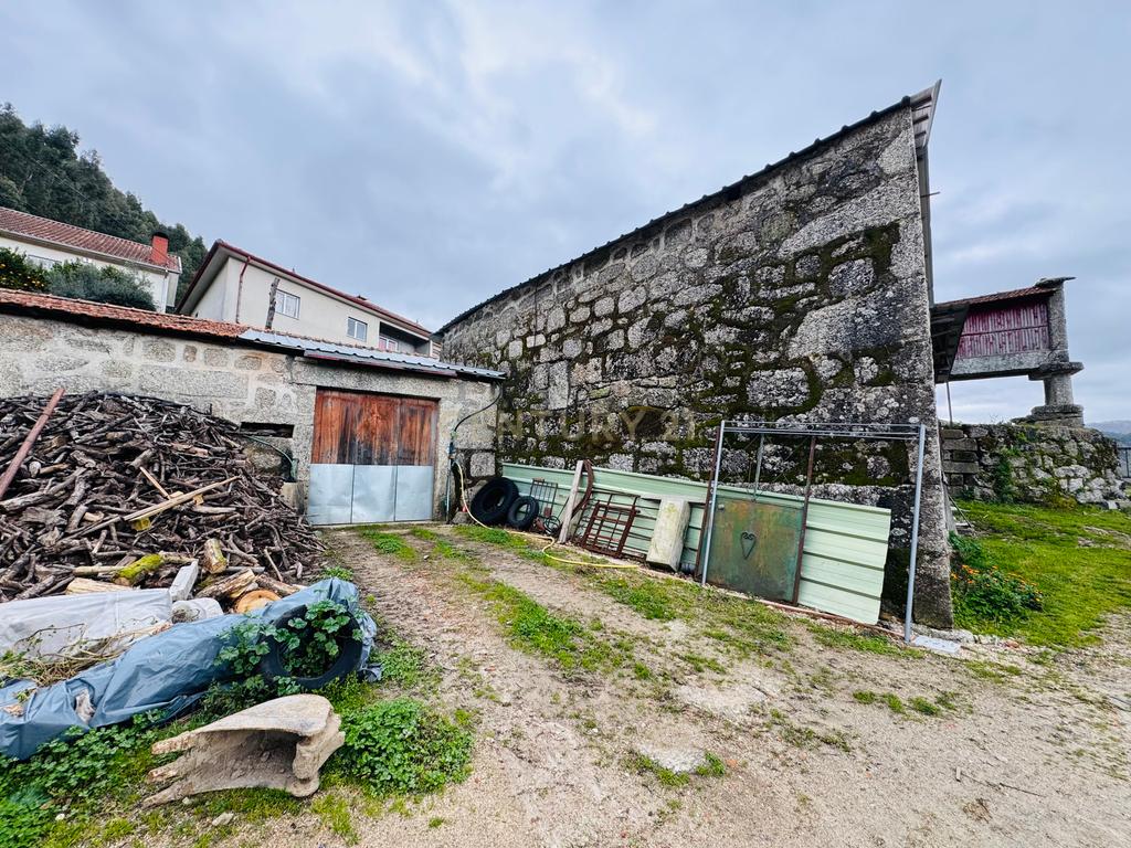 Terreno Urbano em Braga com Vista para Montanha e Água - Image 16
