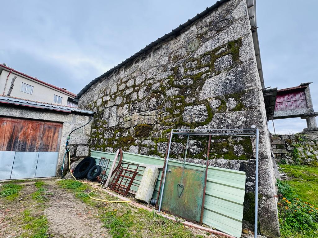 Terreno Urbano em Braga com Vista para Montanha e Água - Image 18