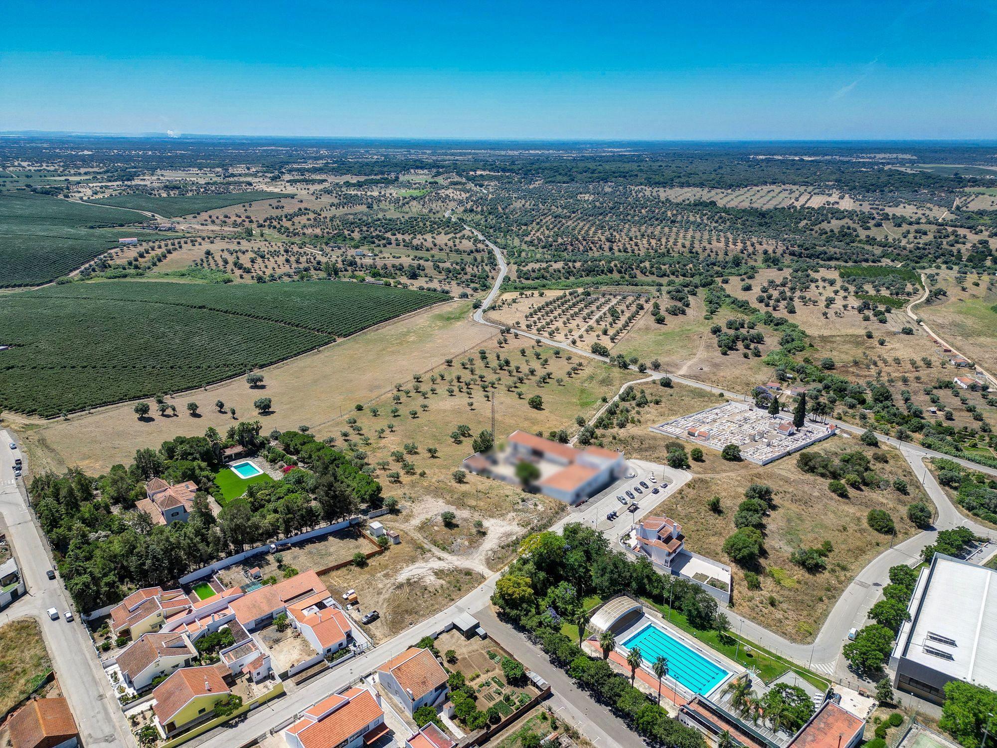 Fotografia 9 de Terreno Urbano com 2.500 m², capacidade construção de 1.500m2, habitacional