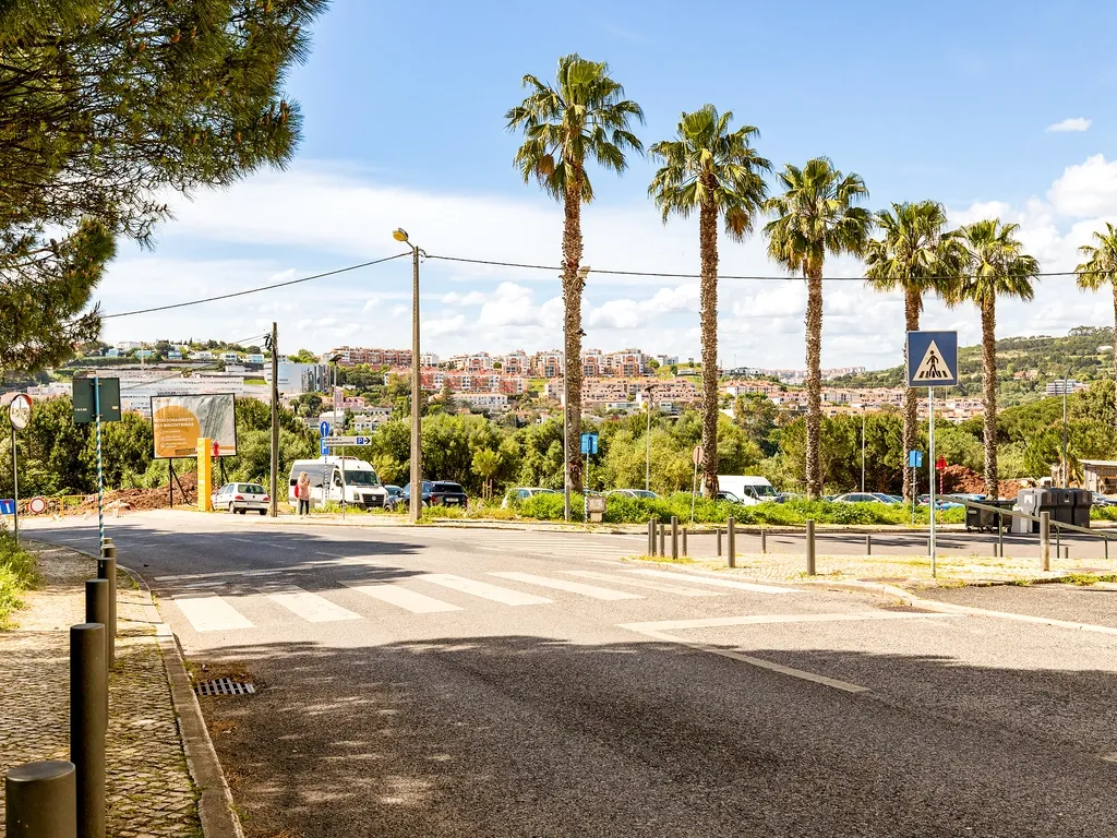 Oportunidade Única de Investimento: Espaço de 300m² no Jamor (Yield 9%) - Image 19