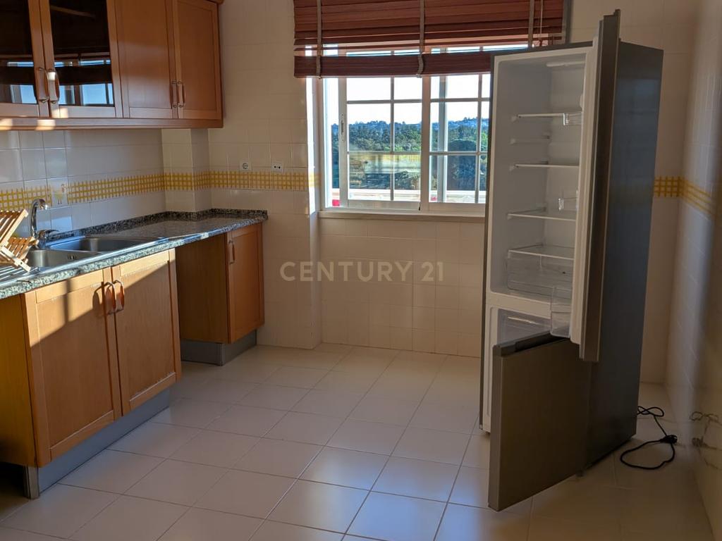 Apartamento T3 para Arrendar - Praceta Sertório Pereira, Amoreiras, Setúbal - Image 7
