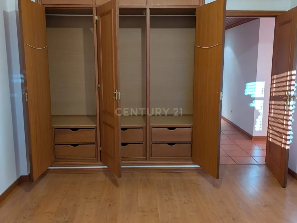 Apartamento T3 para Arrendar - Praceta Sertório Pereira, Amoreiras, Setúbal - Image 13