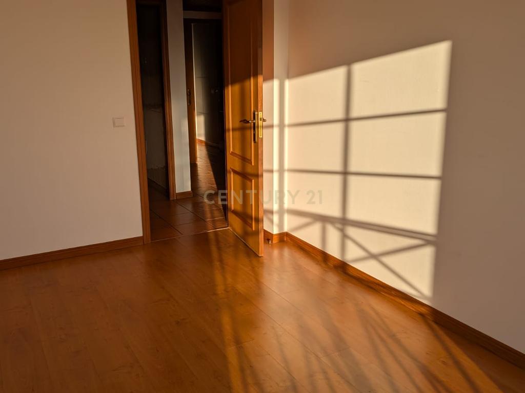 Apartamento T3 para Arrendar - Praceta Sertório Pereira, Amoreiras, Setúbal - Image 10