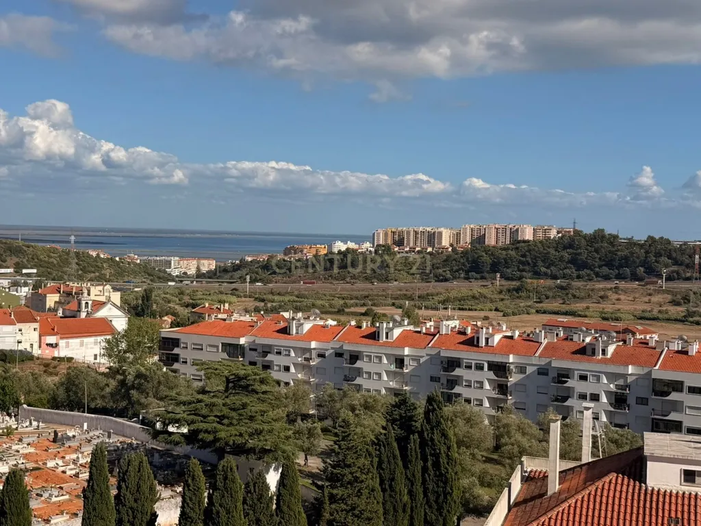 Apartamento T2 em Vialonga com Vista para o Rio - Image 23
