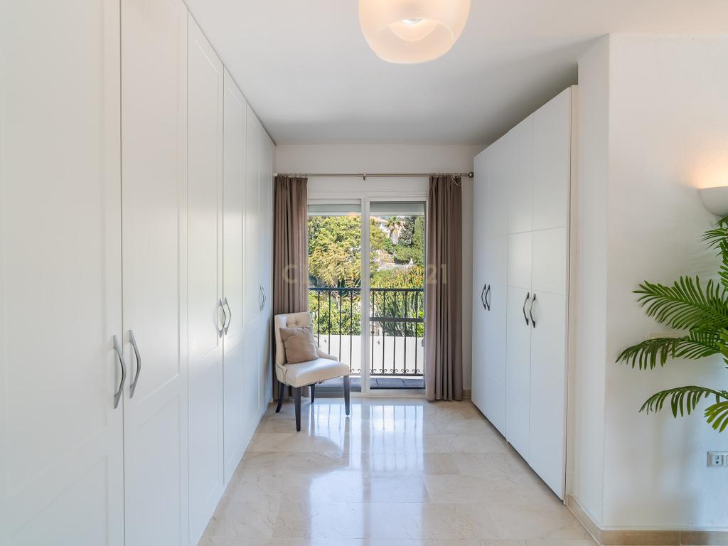Moradia renovada com vista para o mar e perto da praia – Torreblanca, Fuengirola - Image 38