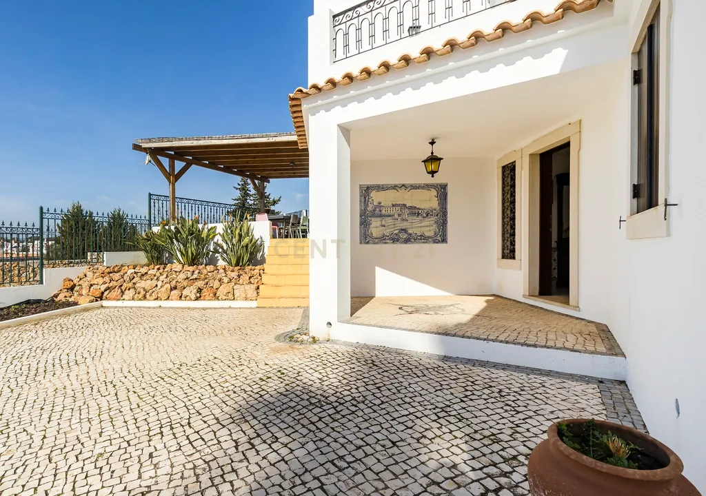 Moradia T4 com vista Mar e Cidade - Viva o Sonho de uma Vida na Quinta da Barra em Tavira - Image 13
