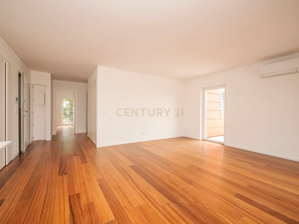 Arrenda-se apartamento T2 (111m2) na Estrela, Lisboa - Image 3