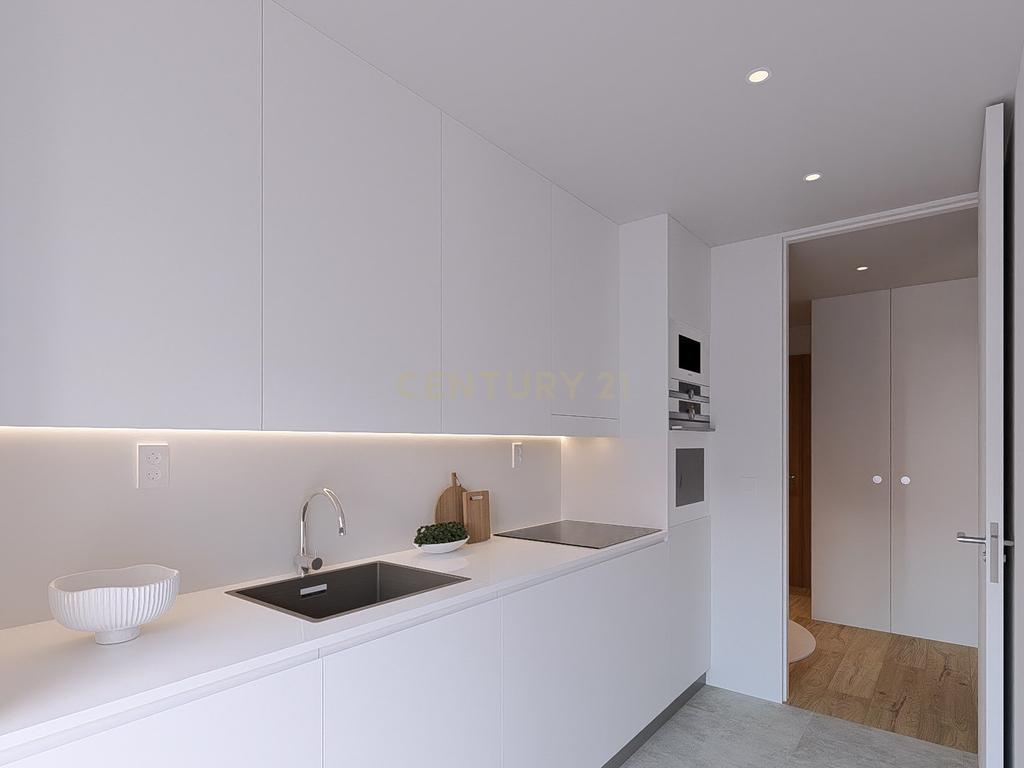 Condominio do Sobreiro | T2 com 98m2 em Matosinhos, Senhora da Hora, junto ao metro - Image 2
