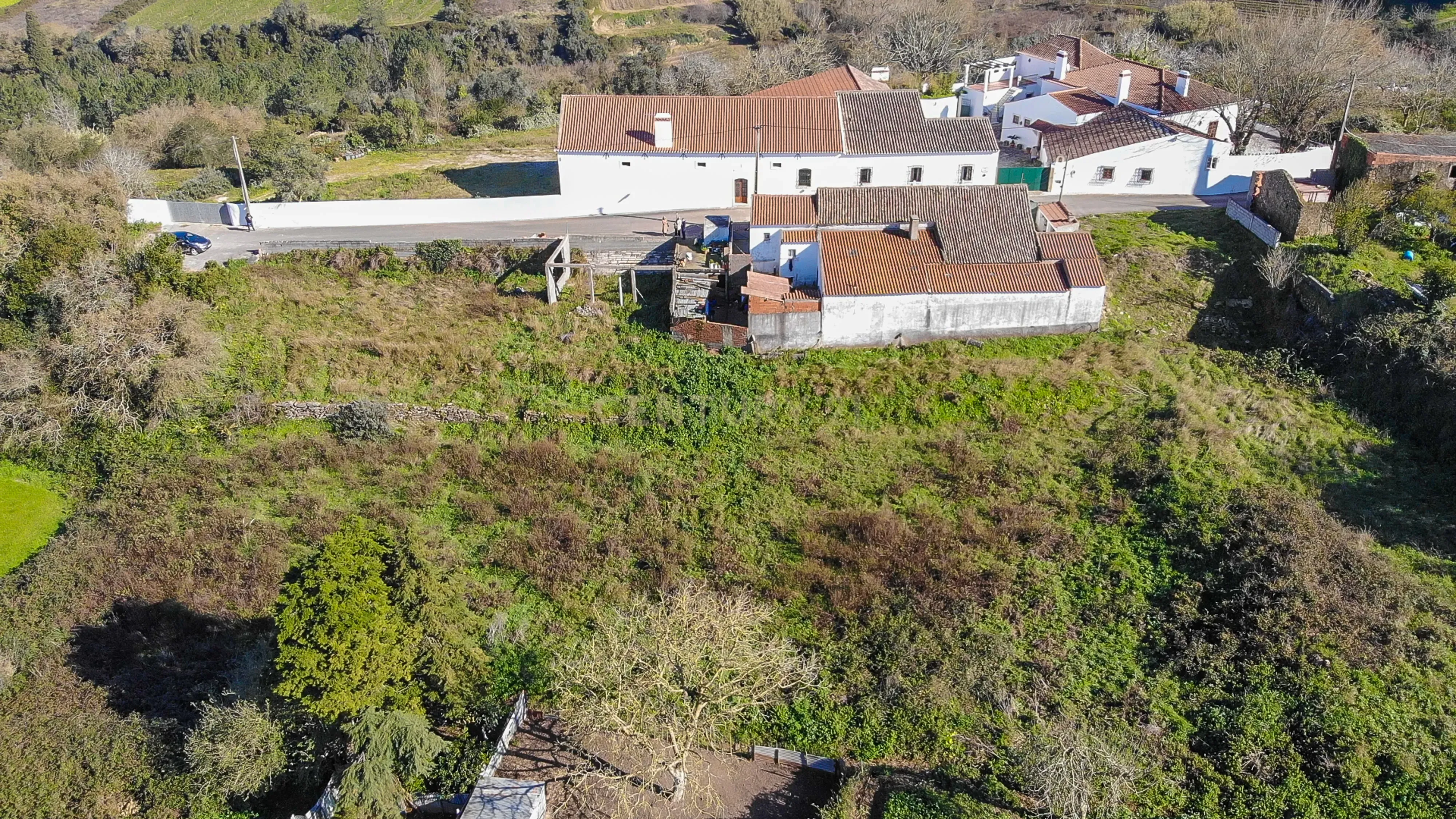 Ruina com terreno de cerca de 4000 m2, a 40 minutos de Lisboa - Image 2