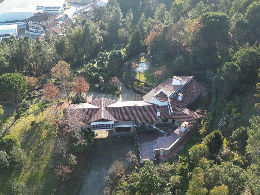 Herdade em Moreira de Cónegos – Moradia com 4 Frentes com Piscina 6 Hectares de terreno ideal para Organização de eventos, Alojamento local , boutique hotel etc - Image 25