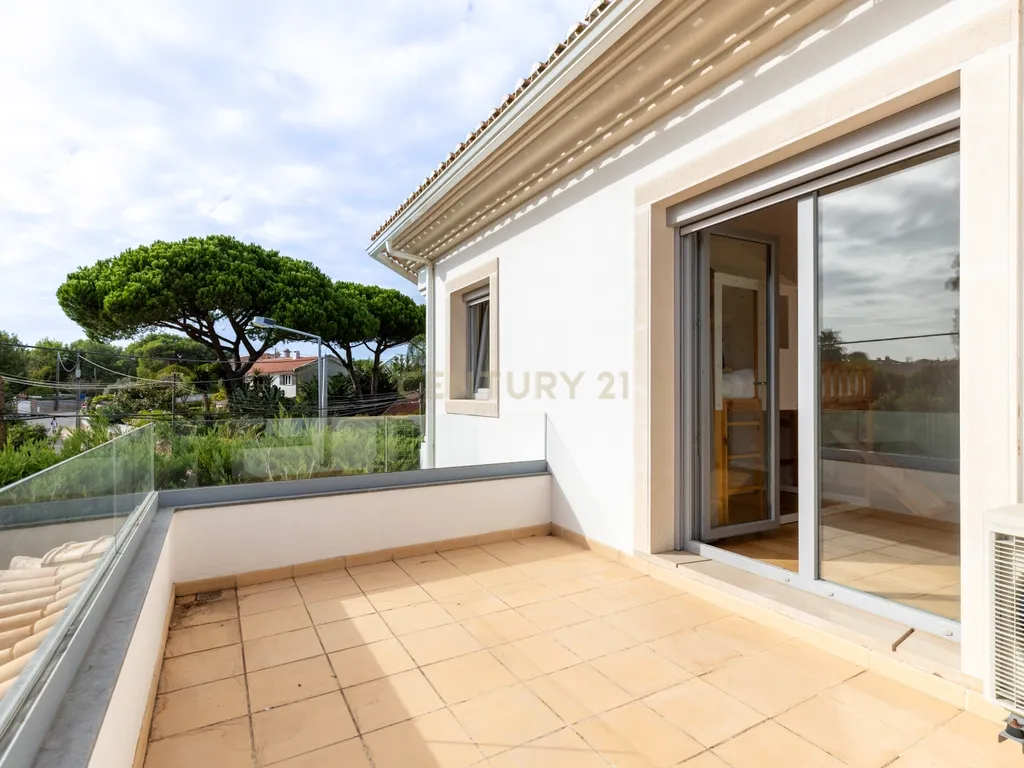 Moradia T5 de Luxo com Piscina, Ginásio, Sauna e Garrafeira em Birre, Cascais - Image 45