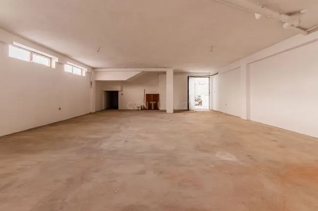 ARMAZÉM PARA VENDA | 73 m² | ERMESINDE – TRAVESSA DO RAMALHÃO - Image 1
