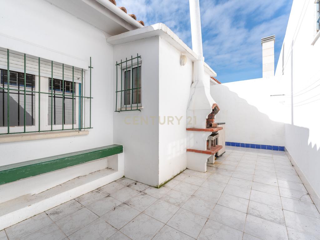APARTAMENTO T3 TRANSFORMADO EM T2 - CENTRO DE PENICHE ! - Image 20