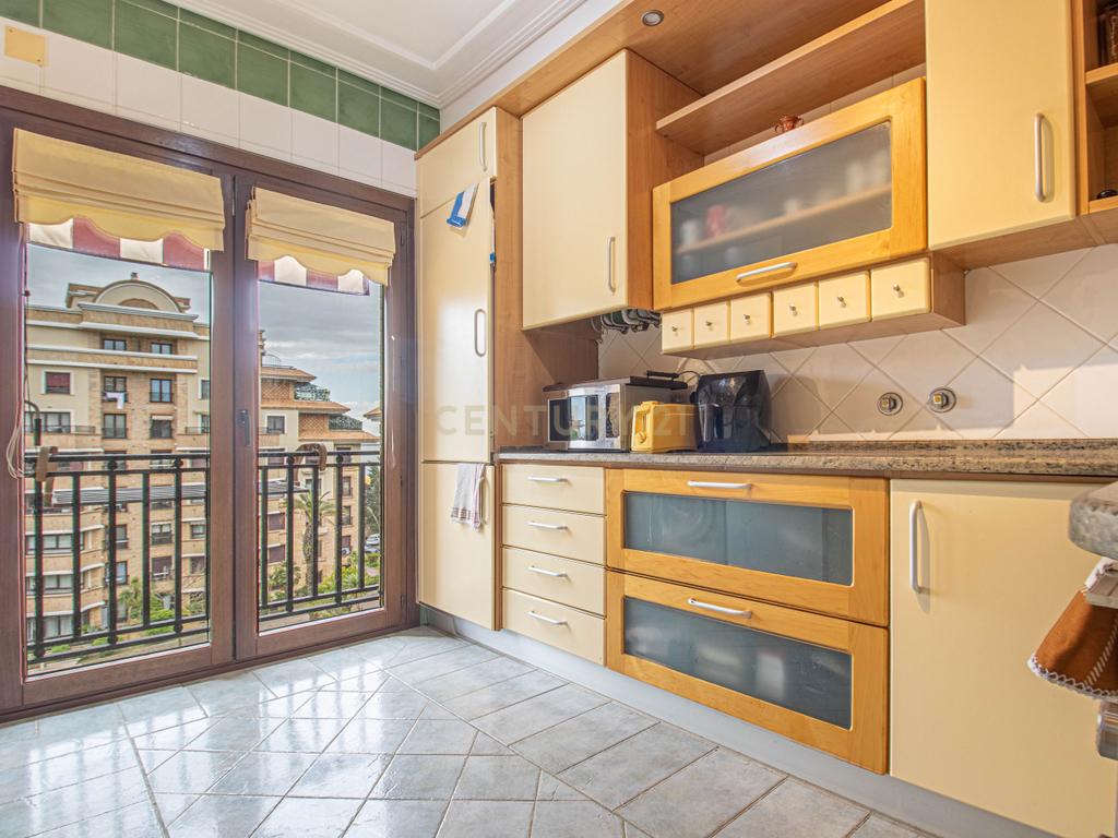 Apartamento T4 no Real Forte c/ 2 Box - Image 2
