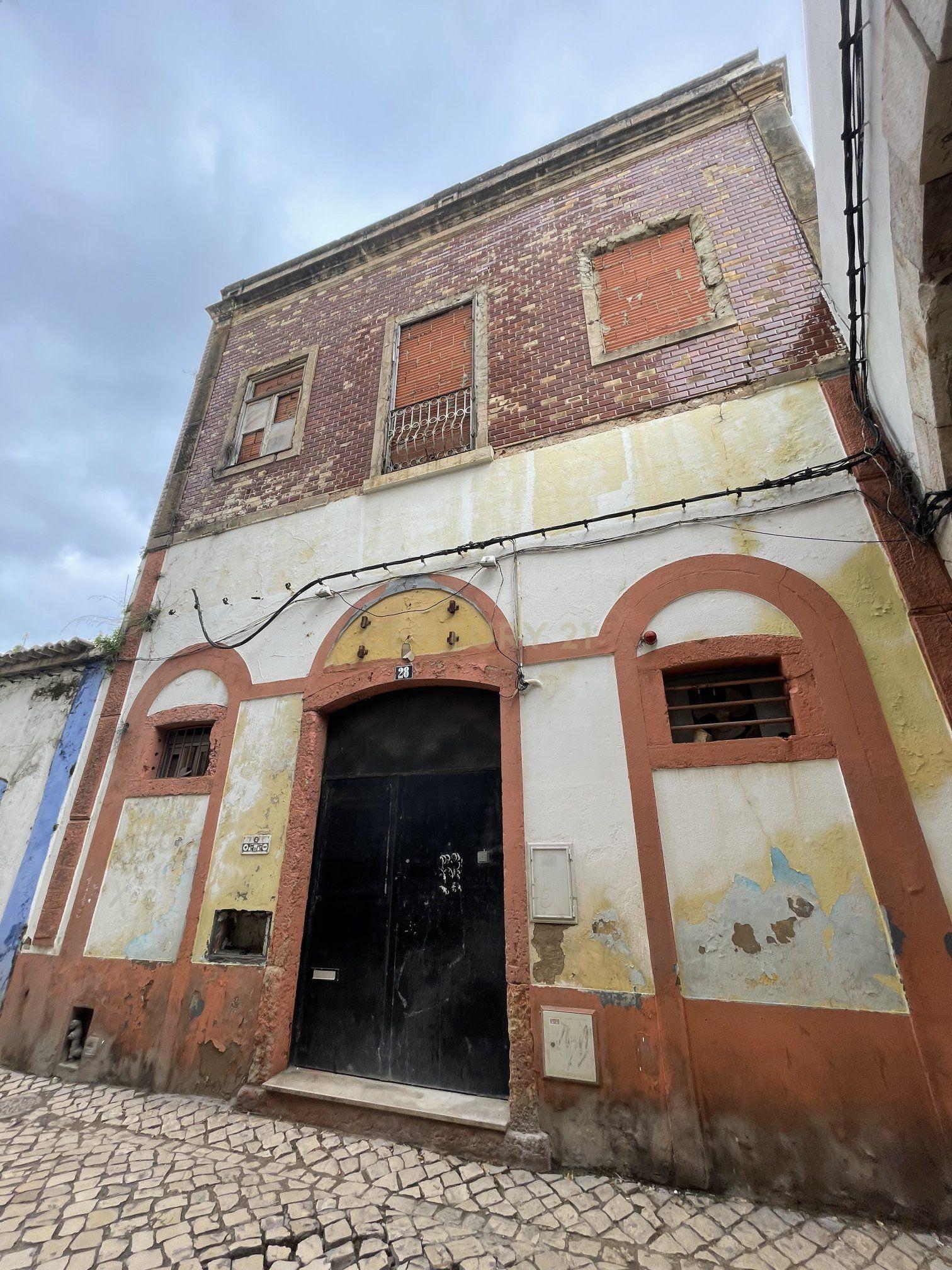 Prédio em Portimão, vista rio Arade, Algarve - Image 4