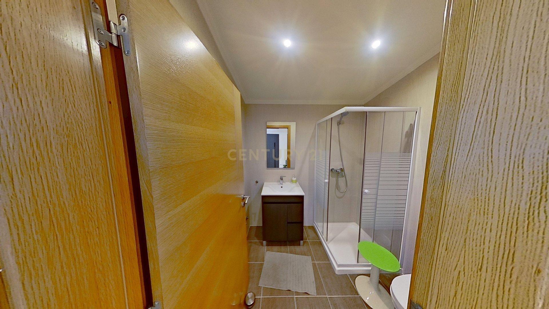 Moradia T3+1 em Alenquer com Vista Panorâmica e Piscina - Image 38