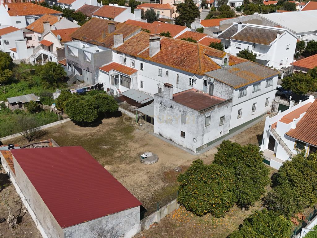 Moradia T6 com Jardim e Vista Panorâmica em Avis - Image 32