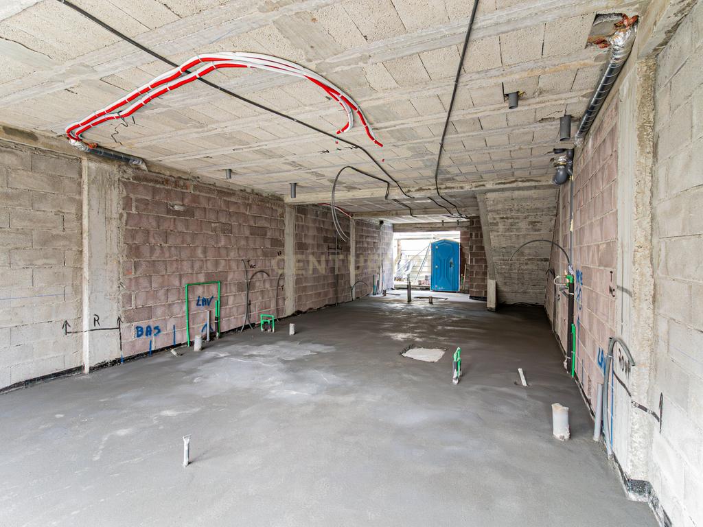 Apartamento T2 novo com varanda no centro histórico de Viana - Image 11