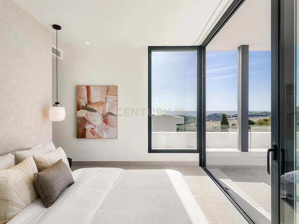 Luxuosa Moradia com Vista Mar em Estepona, Málaga - Image 22