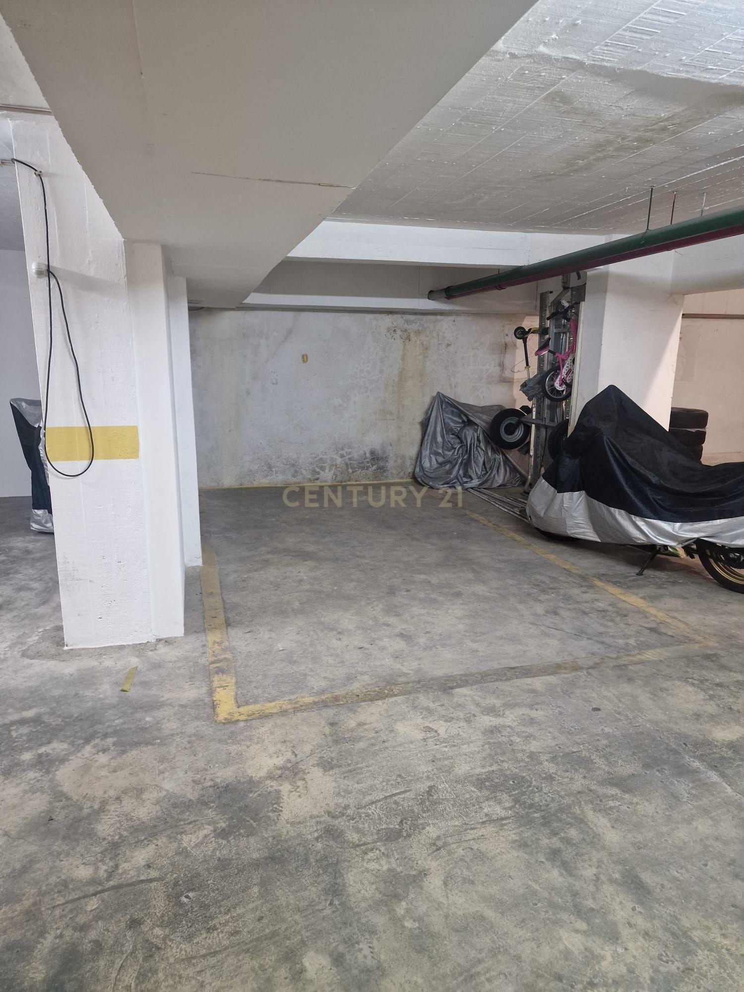 Fotografia 4 de Lugar de Estacionamento em Garagem Comum | Rio de Mouro | Excelente Localização