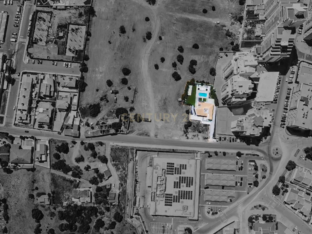 Moradia no centro de Armação de Pera - Image 38