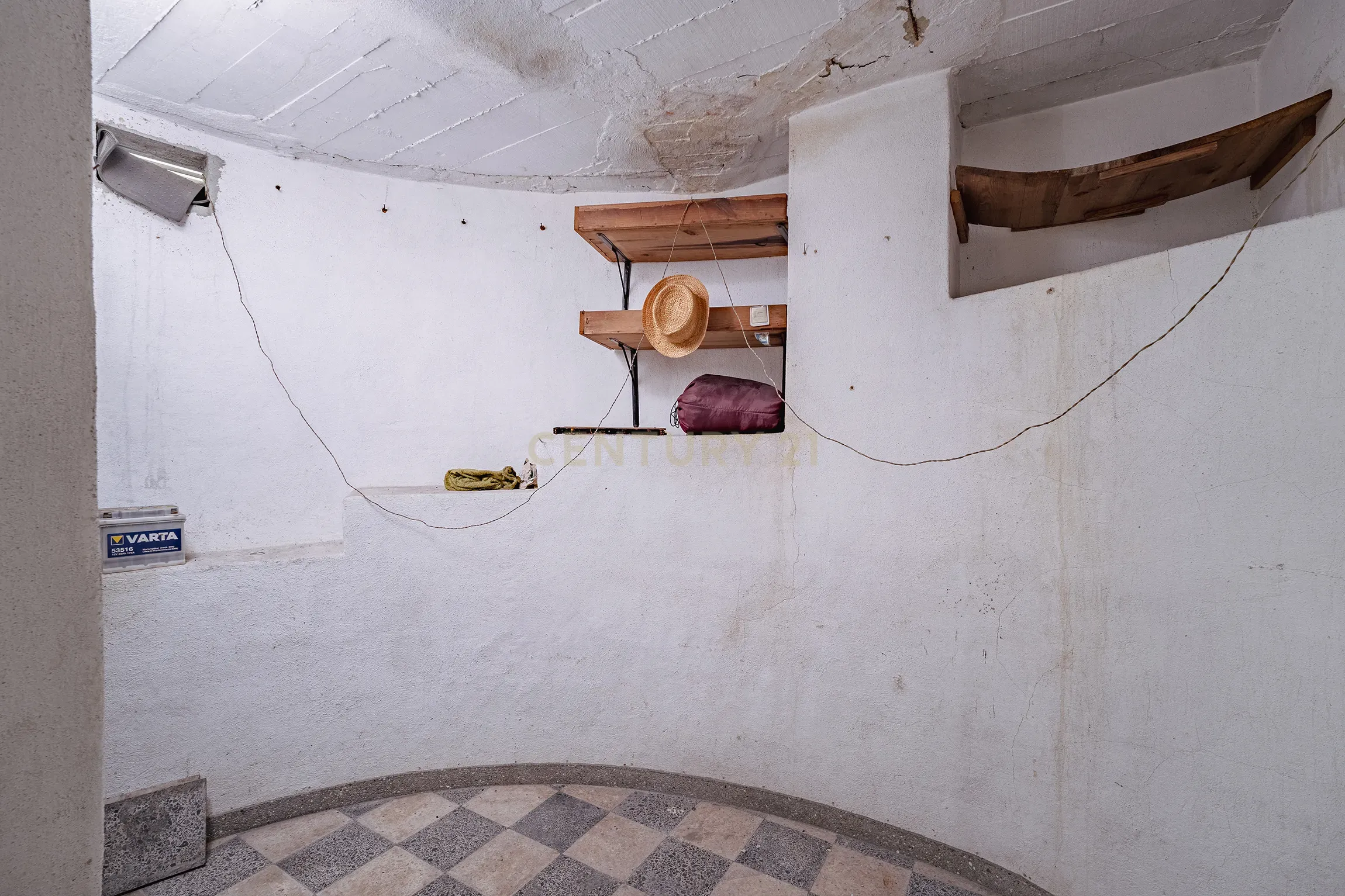 Fotografia 10 de Garagem em Laranjeiro, Almada - Oportunidade Única