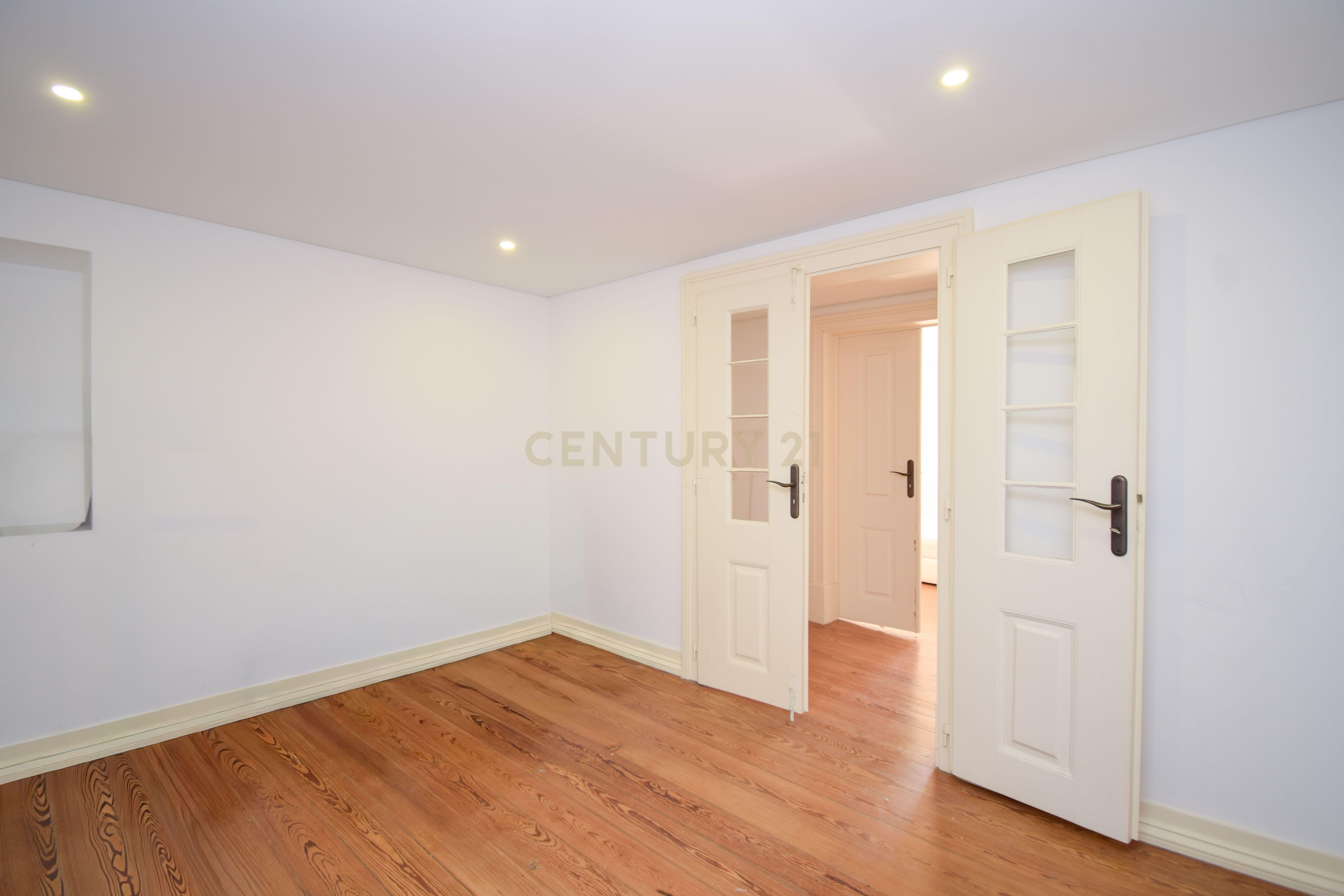 Fotografia 9 de Apartamento T5 Duplex para Arrendamento em Alcântara (2.300€)